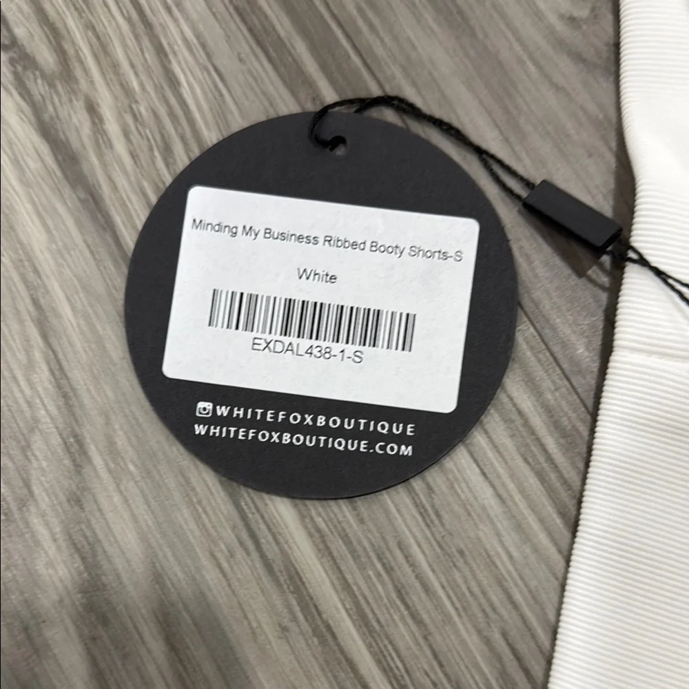 White Fox Ribbed Booty shorts - Picture 2 of 2